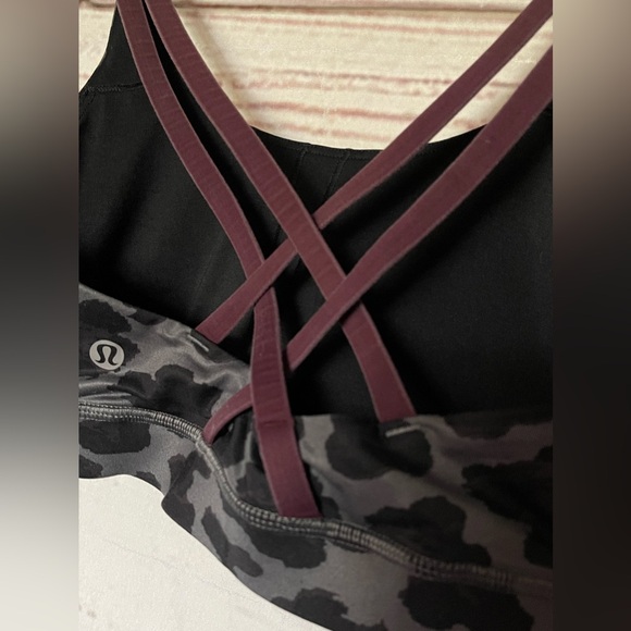 Lululemon Energy Bra Cherry Cheetah Dark Slate Black/Bordeaux Drama/Black Size 6 - Picture 4 of 7